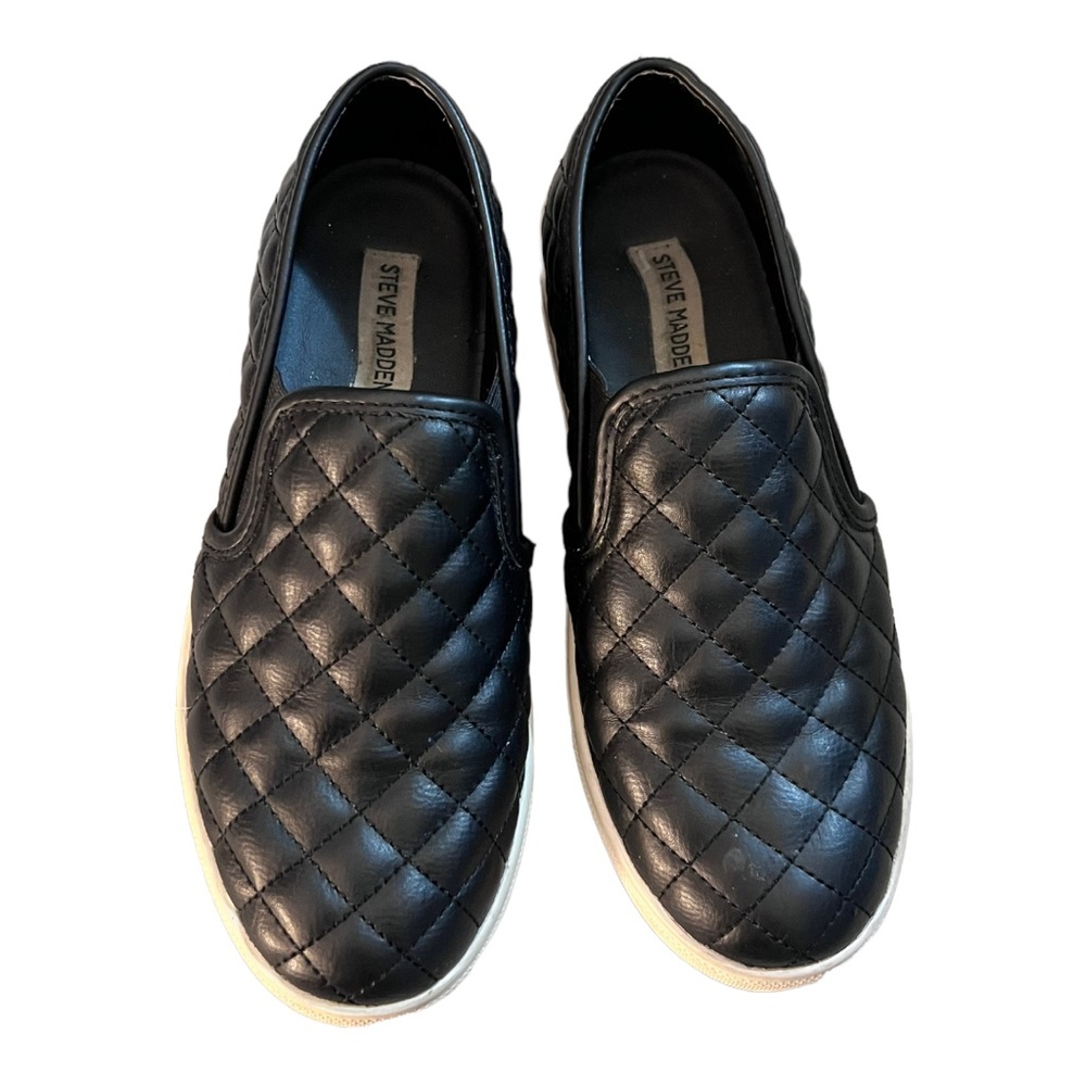 Steve Madden Black Quilted Loafers